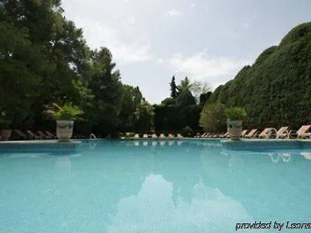 Hotel Les Mazets Des Roches 
