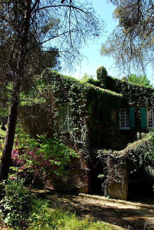 Hotel Les Mazets Des Roches 3*