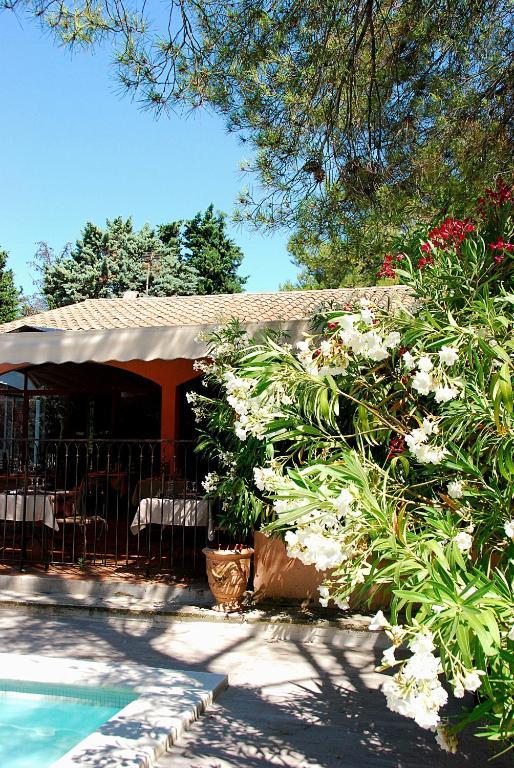 Les Mazets Des Roches Hotel Tarascon