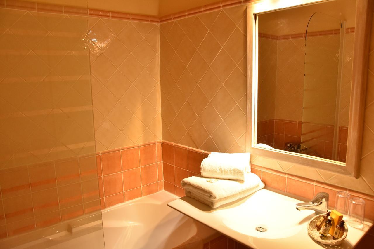 Hotel Les Mazets Des Roches 3*
