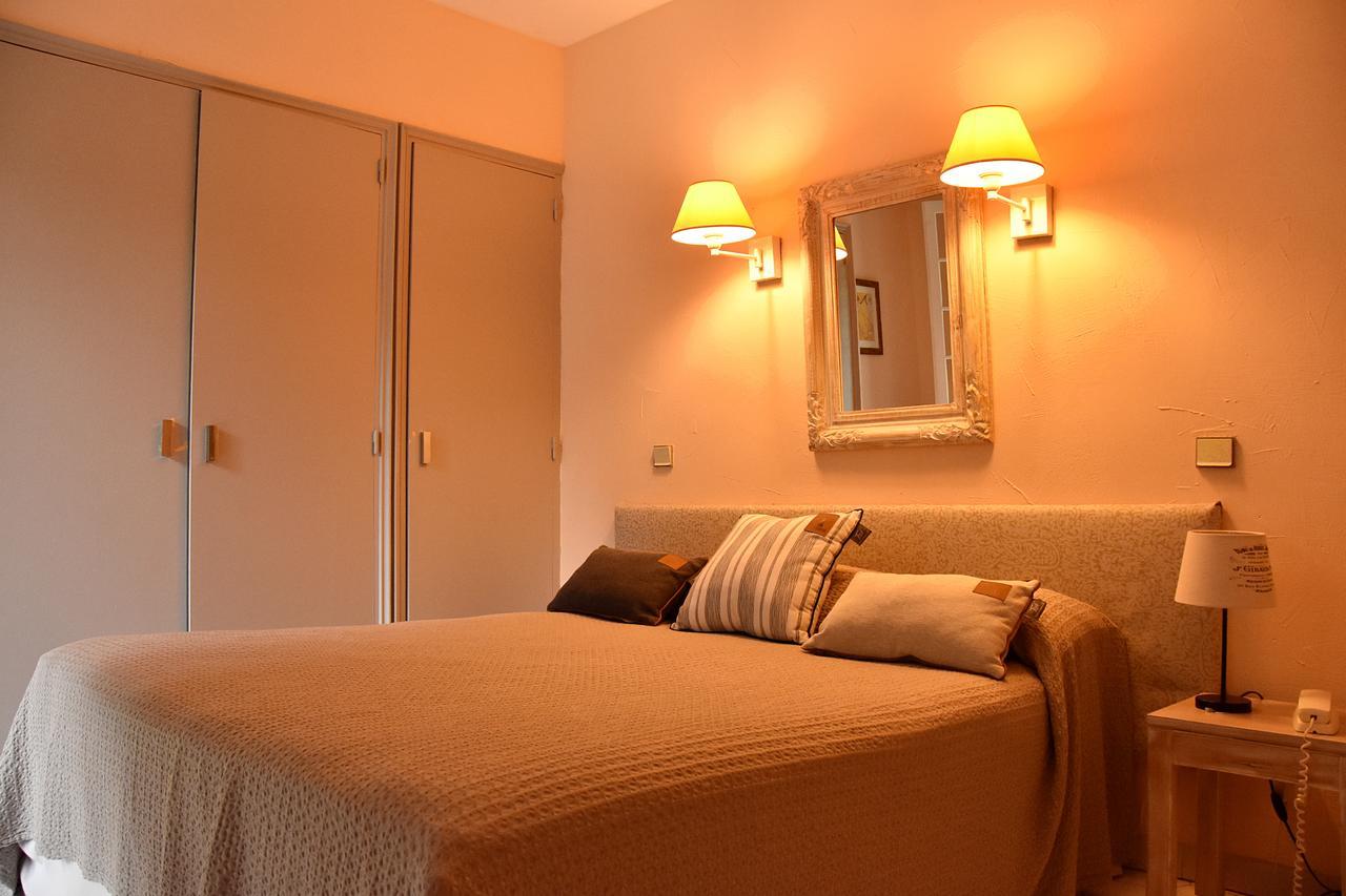 Les Mazets Des Roches 3*