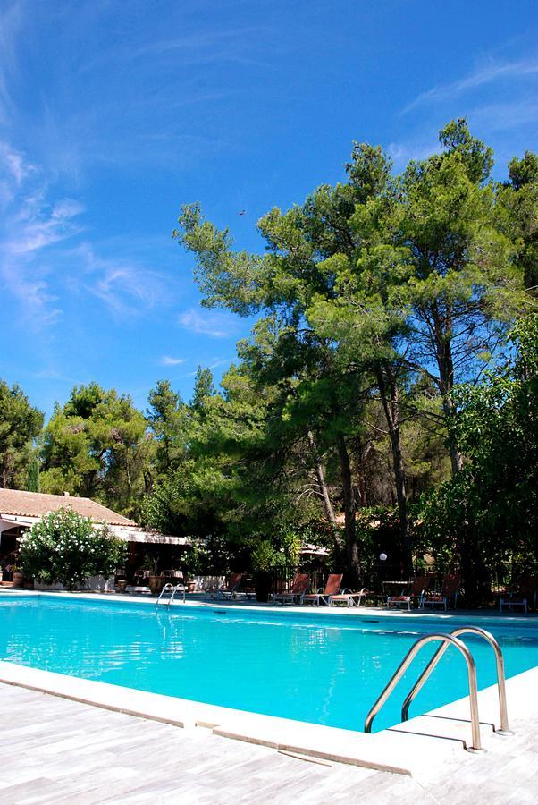 Les Mazets Des Roches 3*